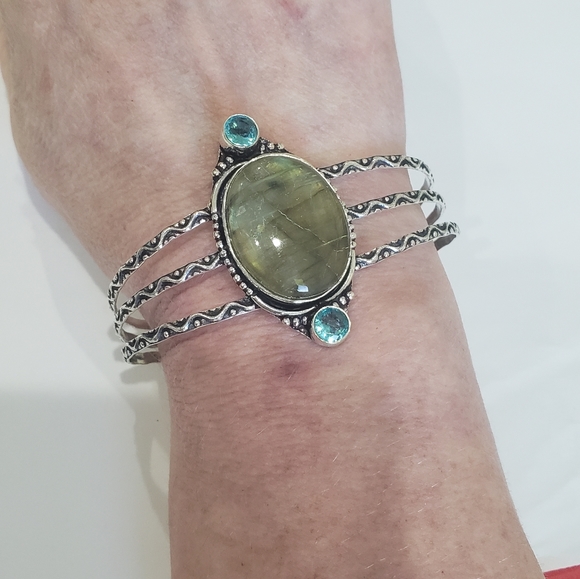 Labradorite, Blue Topaz gemstone,  925 silver bracelet - Picture 11 of 12